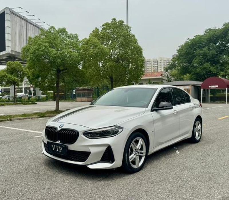 BMW 120i M Sport Shadow Edition 2021